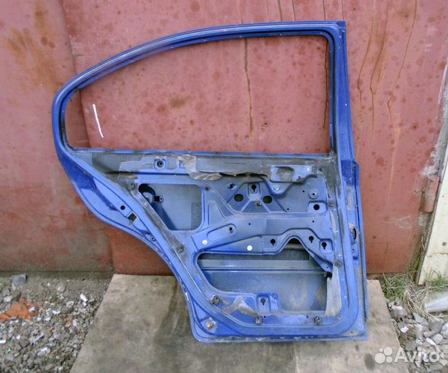 Дверь задняя левая Skoda Octavia Typ хэтчбек