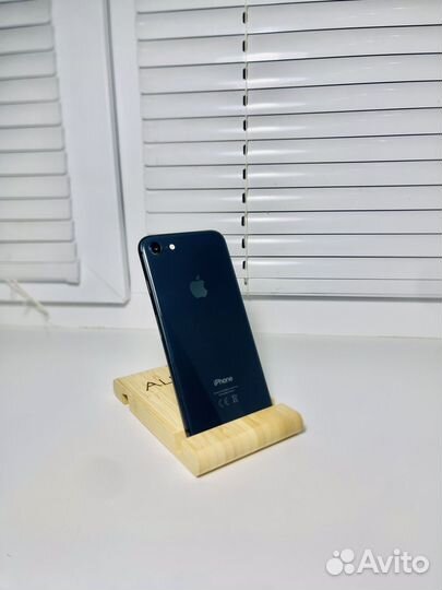 iPhone 8, 64 ГБ