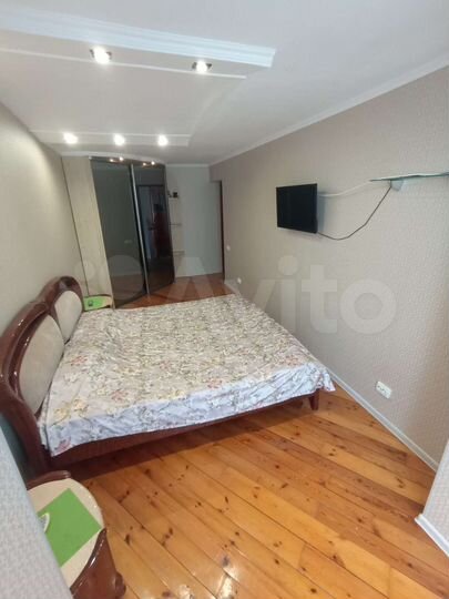 2-к. квартира, 65 м², 3/6 эт.