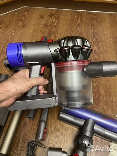 Пылесос dyson v8