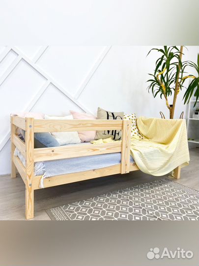 Детская кровать с бортиком