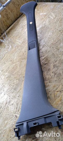 Обшивка стойки центральной правой Renault Symbol