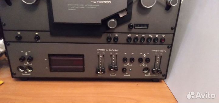 Катушечный магнитофон электроника 004