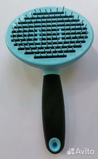 Самоочищающаяся щётка для животных