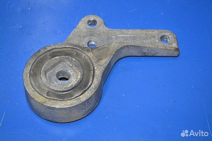 Подушка радиатора, правая scania R-Series (01.04)