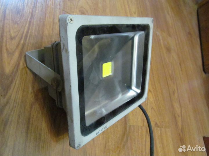 Прожекторы 50 W, 150 W и 30 W