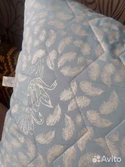 Подушки пуховые 70х70