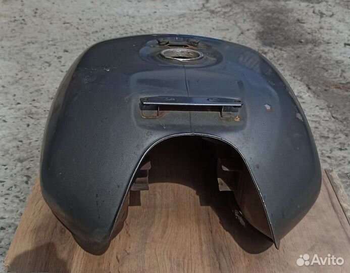 Бензобак на мотоцикл honda х4