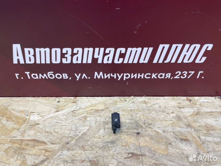 Кнопка обогрева сидений Renault Logan