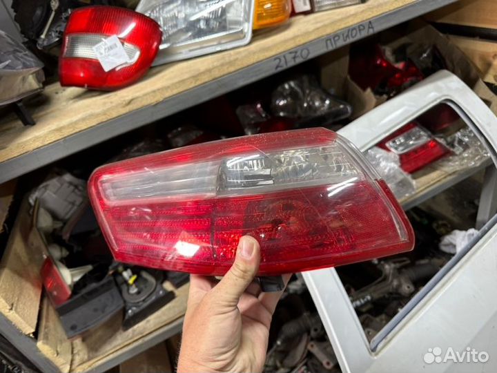Фонарь задний левый Toyota Camry 2.4 2009