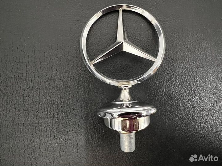 Шильдик эмблема знак Мерседес W 115/114 новый