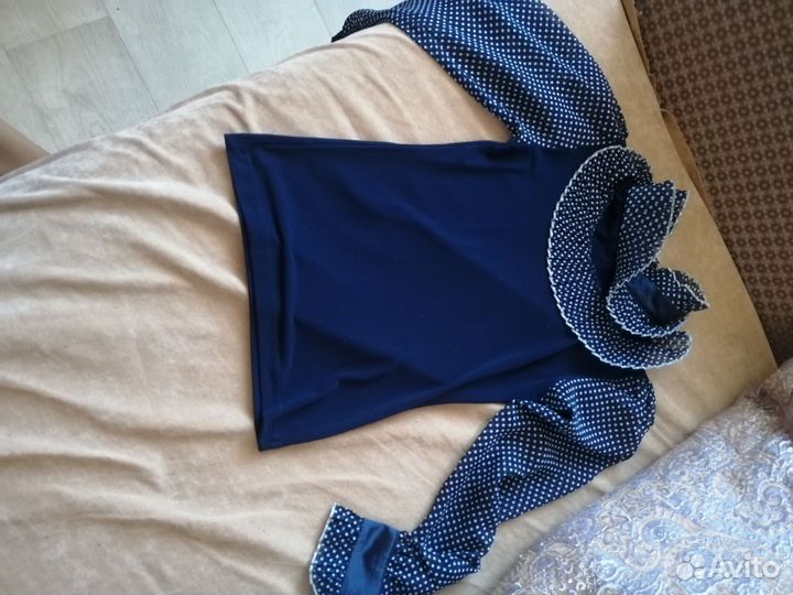 Блузки на девочку на 9,10 лет, надо мерить