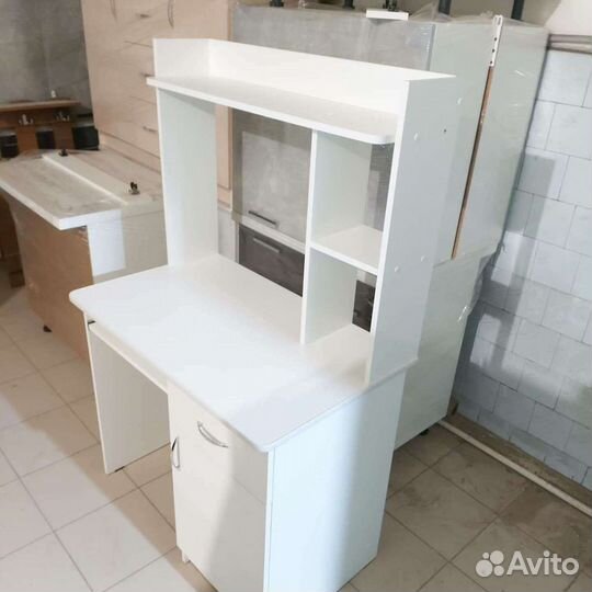 Компьютерный стол новый