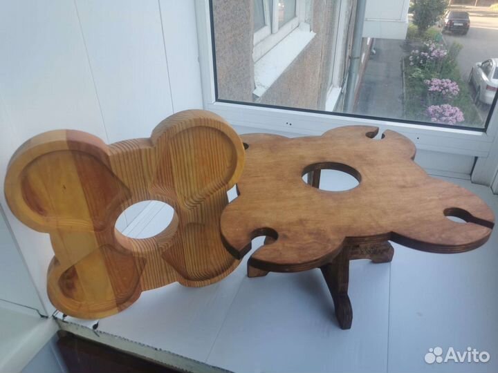 Винный столик на четыре бокала