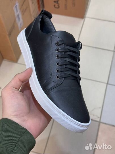 Кроссовки из натуральной кожи мужские 40-45