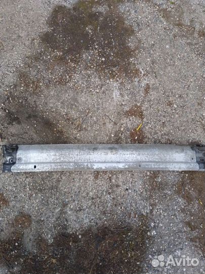 Усилитель бампера toyota camry 40