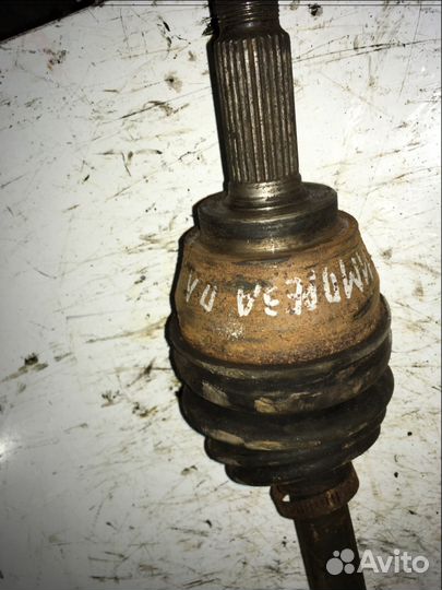 Полуось передняя левая Subaru Impreza G10