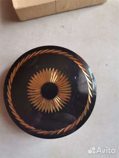 Пудреница ленэмальер СССР новая