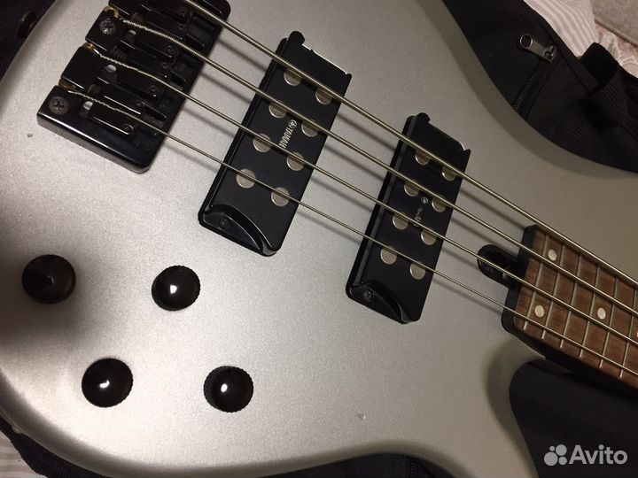 Скрипка 4/4.Бас гитараYamaha RBX374