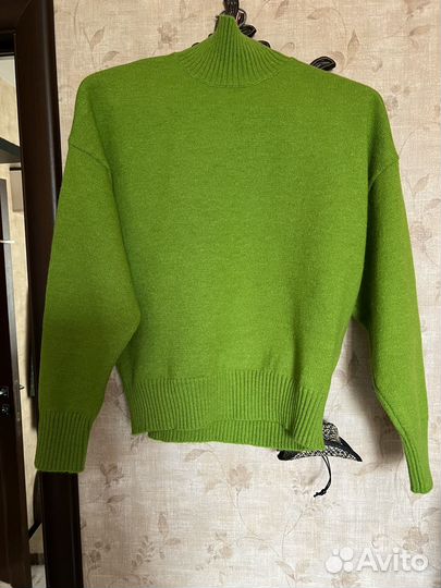 Свитер женский