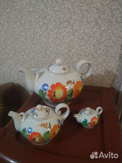 Набор из чайников