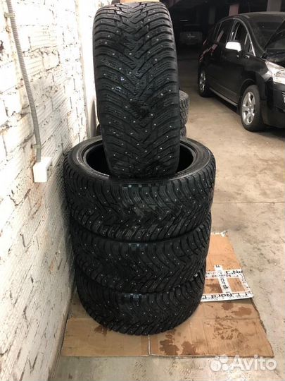 Nokian Tyres Hakkapeliitta 8 SUV 275/40 R20