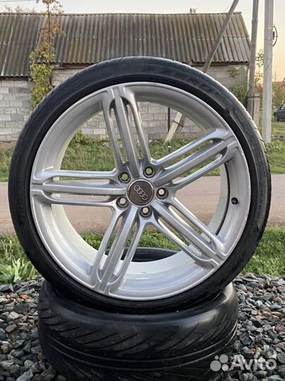 Pirelli P Zero 255/35 R20