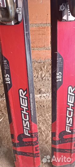 Горные лыжи fischer с креплениями и ботинками