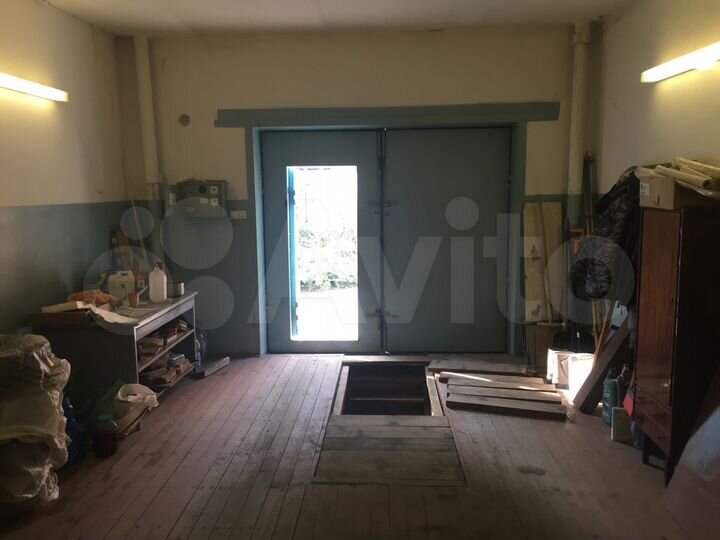 Гараж, > 30 м²