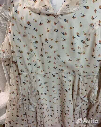 Футболка, платье, кеды