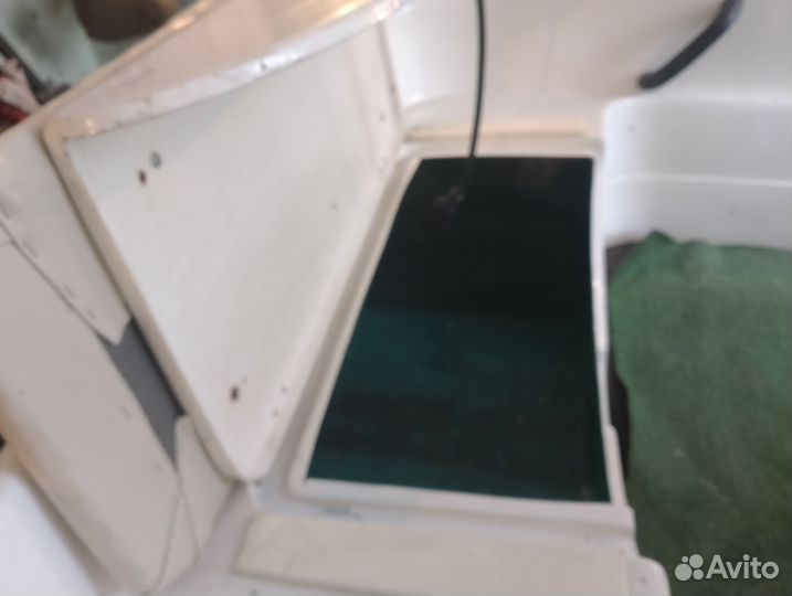 Лодка с двигателем