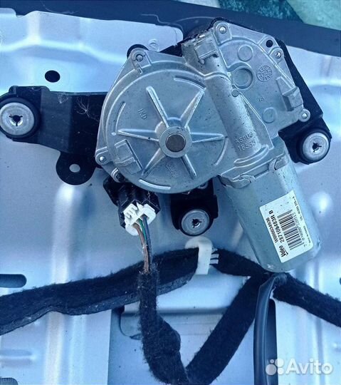 Мотор стеклоочистителя задний Renault sandero 2