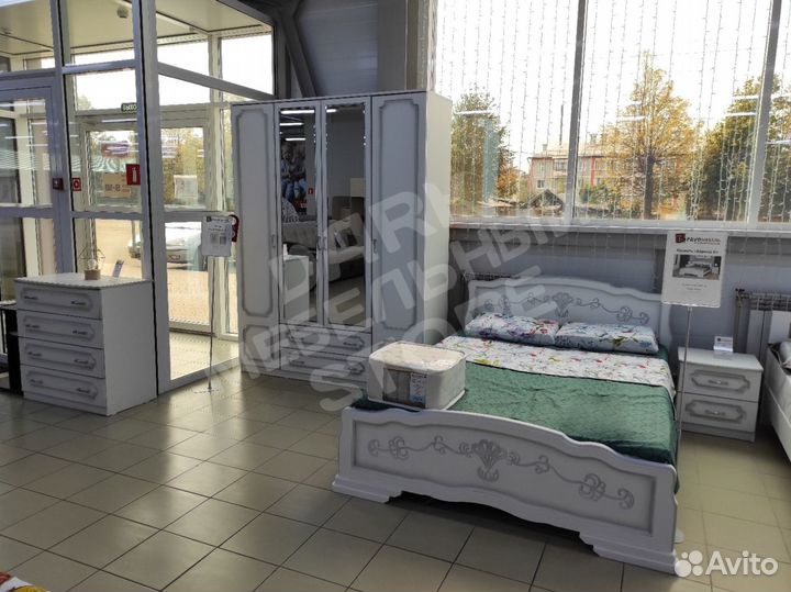 Спальный гарнитур