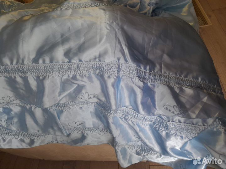 Покрывало на кровать и наволочки