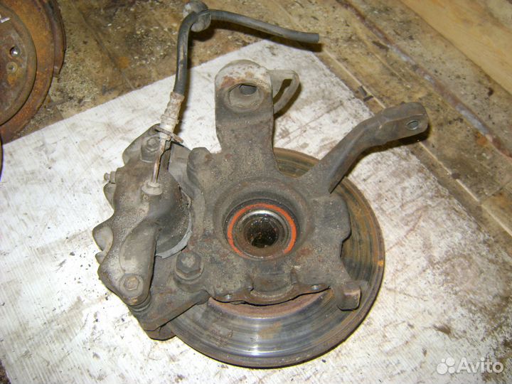 Кулак передний правый Транспортер Transporter T4