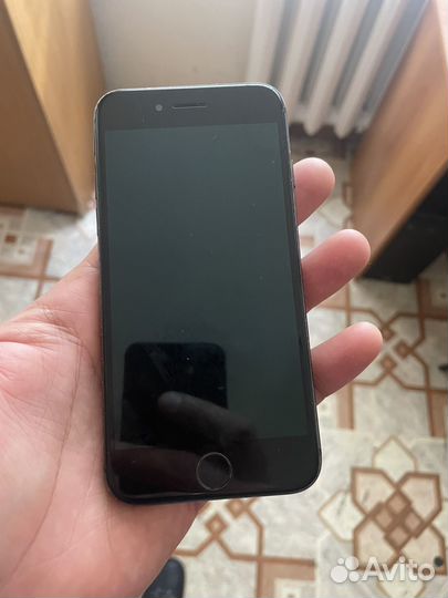 iPhone 8, 64 ГБ