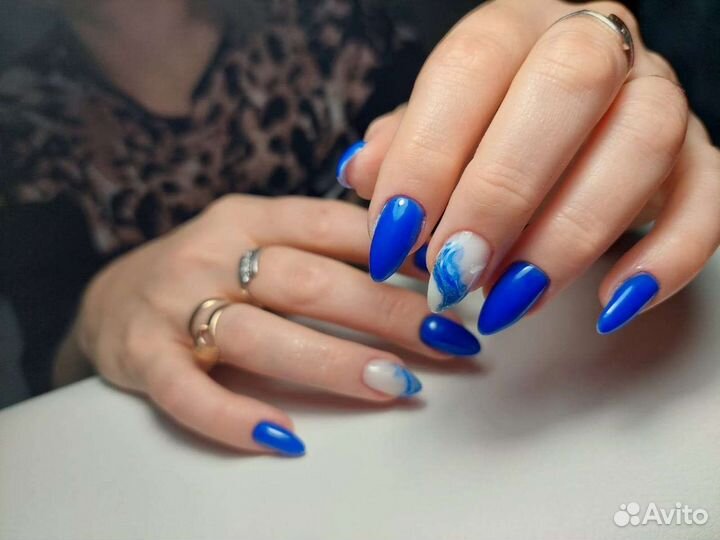 Маникюр с покрытием лаком