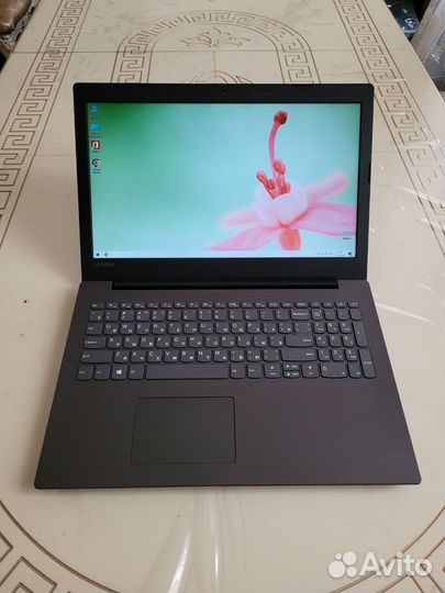 Мощный Lenovo i3/8Gb/SSD256/FullHD