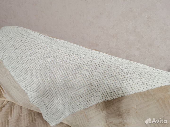 Платок шерстяной ручной вязки