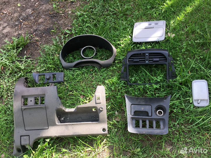 Консоль средняя для Тойота Рав4 2005г.в