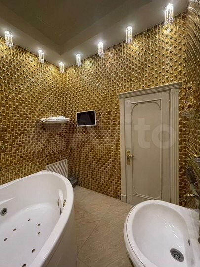 Дом 650 м² на участке 8,5 сот.