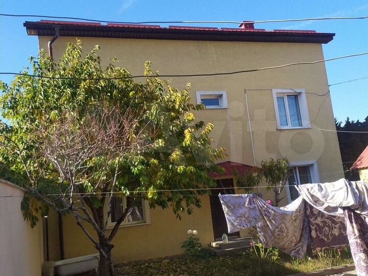 Комната 20 м² в 1-к., 1/3 эт.