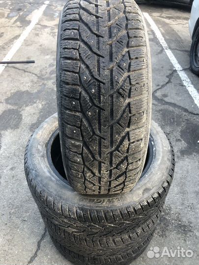Tigar Ice 215/55 R17