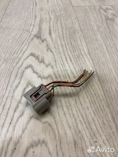 Разъем (фишка) катушки зажигания Toyota Avensis