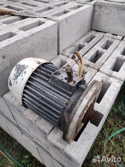 Электродвигатель асинхронный бу