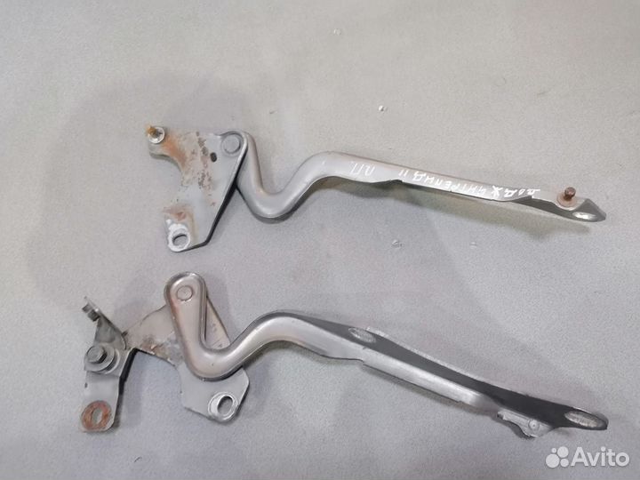 Петля капота Dodge Intrepid 1998-2004