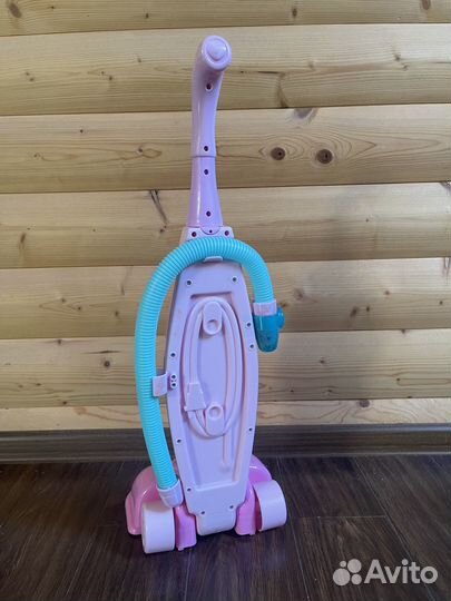 Игрушечный пылесос
