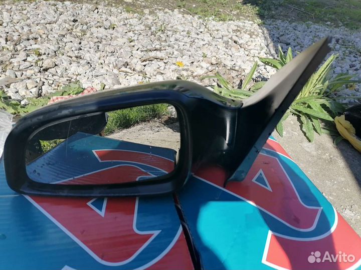 Зеркало заднего вида
