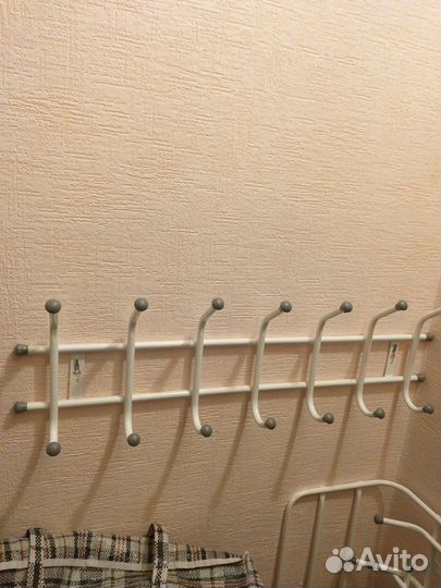 Вешалка на стену.обувница