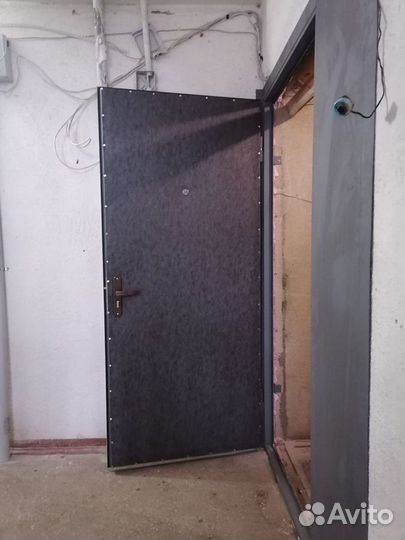 Входная дверь